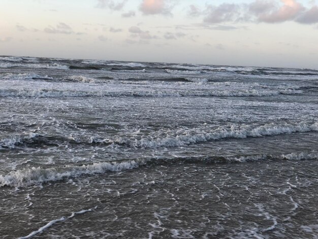 Vista panorámica del mar contra el cielo