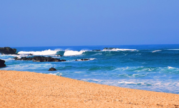 Vista panorámica del mar contra el cielo