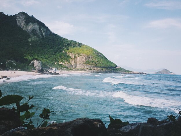 Vista panorámica del mar contra el cielo