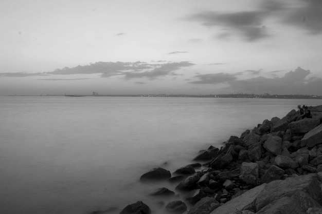 Vista panorámica del mar contra el cielo