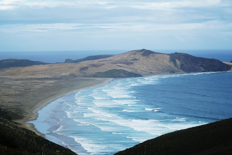 Foto vista panorámica del mar y las montañas contra el cielo