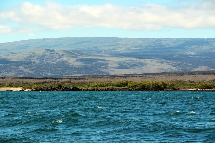 Foto vista panorámica del mar y las montañas contra el cielo