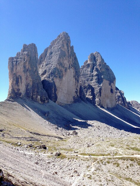 Foto vista panorámica de las montañas contra un cielo despejado