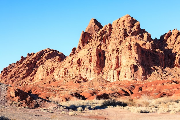 Vista panorámica de las montañas contra un cielo despejado