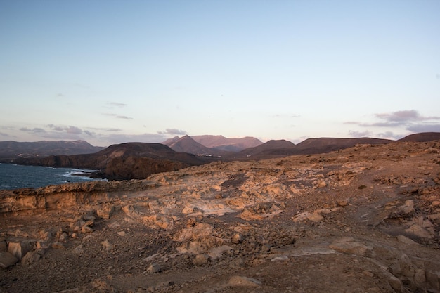 Foto vista panorámica de las montañas contra el cielo