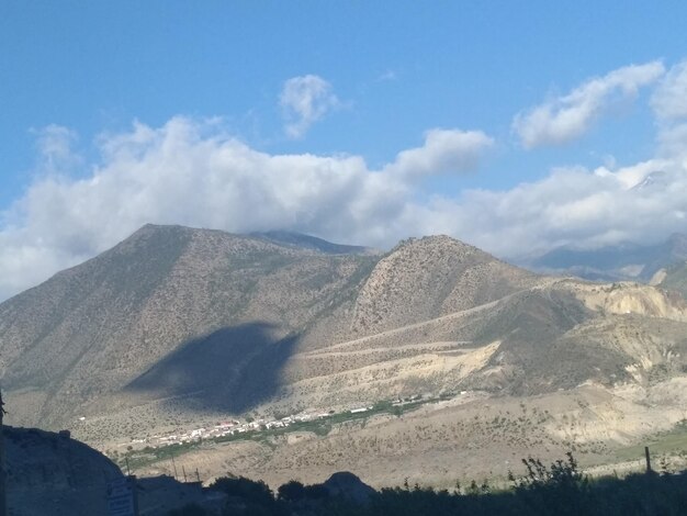 Foto vista panorámica de las montañas contra el cielo