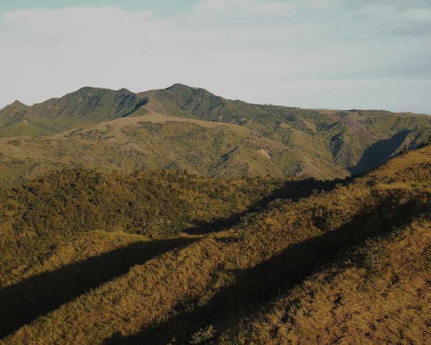 Foto vista panorámica de las montañas contra el cielo