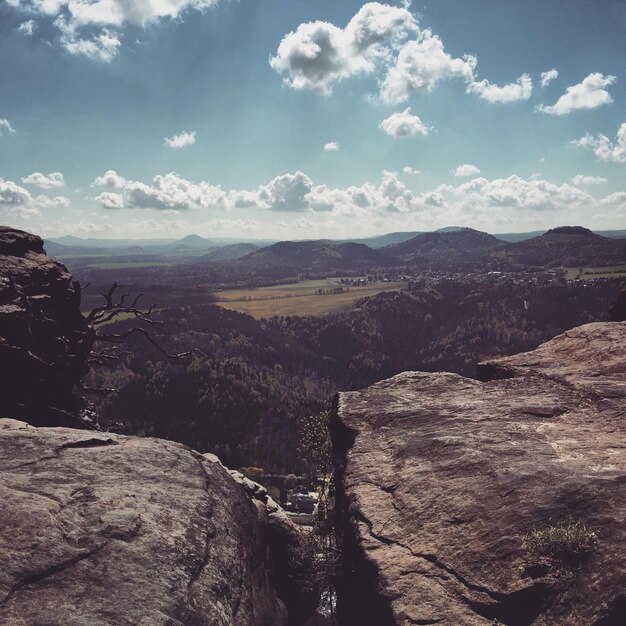 Foto vista panorámica de las montañas contra el cielo