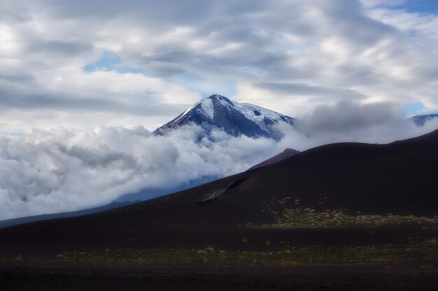 Foto vista panorámica de las montañas contra el cielo