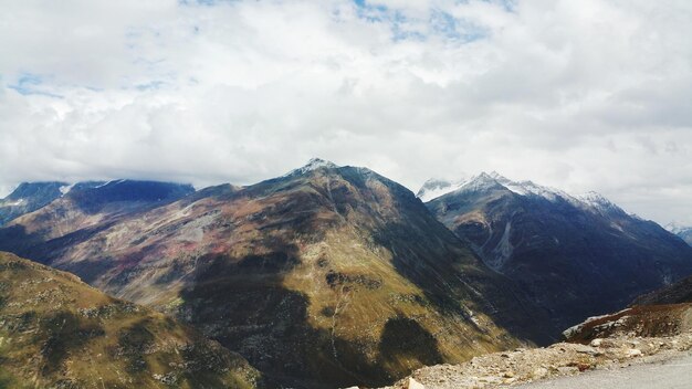 Vista panorámica de las montañas contra el cielo