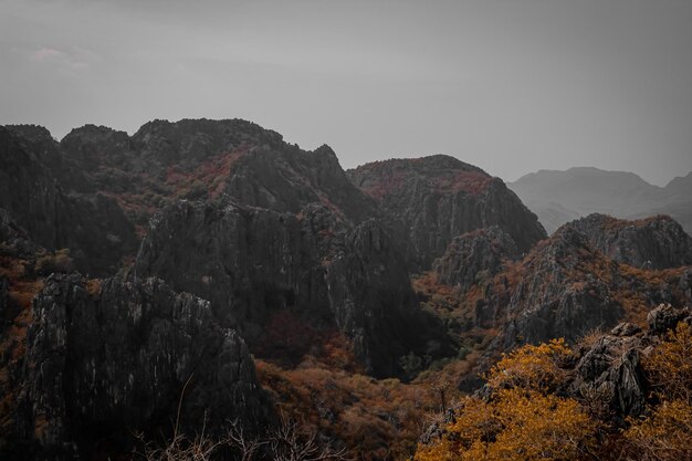 Foto vista panorámica de las montañas contra el cielo