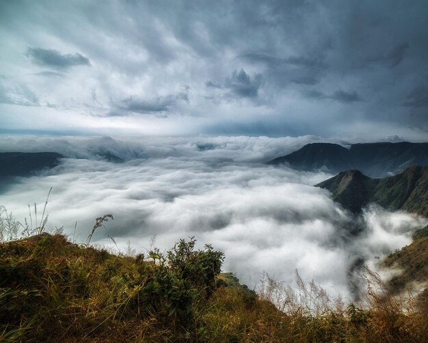 Foto vista panorámica de las montañas contra el cielo