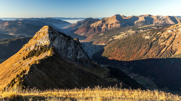 Foto vista panorámica de las montañas contra el cielo