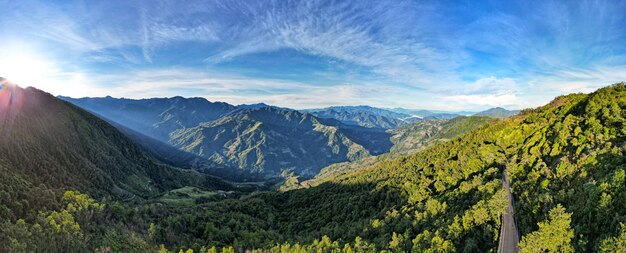 Foto vista panorámica de las montañas contra el cielo