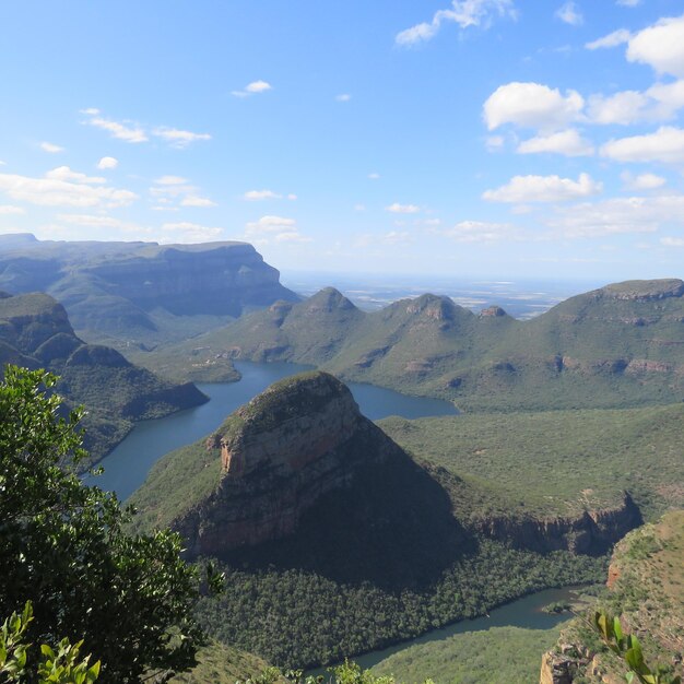 Foto vista panorámica de las montañas contra el cielo