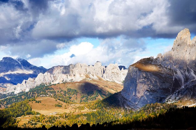 Foto vista panorámica de las montañas contra el cielo