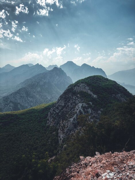 Foto vista panorámica de las montañas contra el cielo