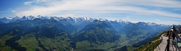 Foto vista panorámica de las montañas contra el cielo