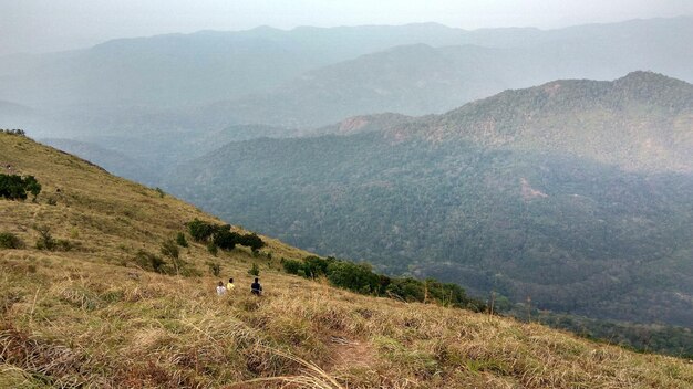 Vista panorámica de las montañas contra el cielo