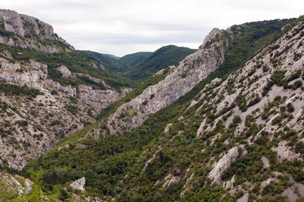 Foto vista panorámica de las montañas contra el cielo