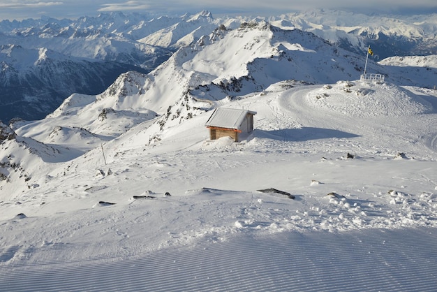 vista panorámica de las montañas de invierno