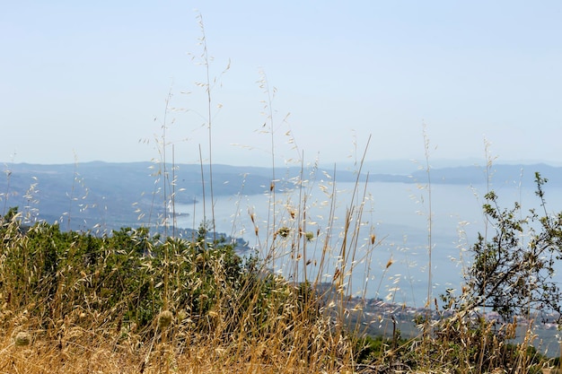 La vista panorámica de las montañas y el mar Prefectura de Pelión de Magnesia Grecia