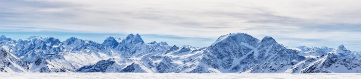 Vista panorámica desde el monte Elbrus, las montañas del norte del Cáucaso, Rusia