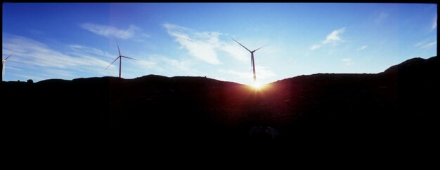 Foto vista panorámica del paisaje al atardecer