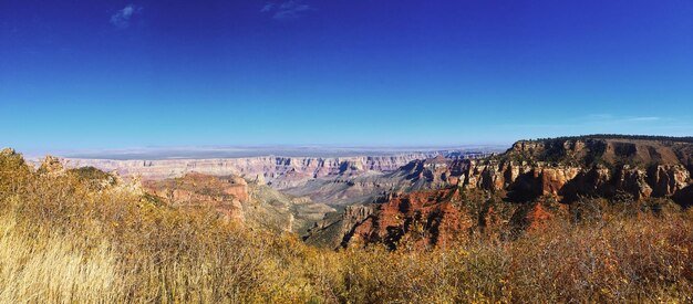 Foto vista panorámica del paisaje contra el cielo azul