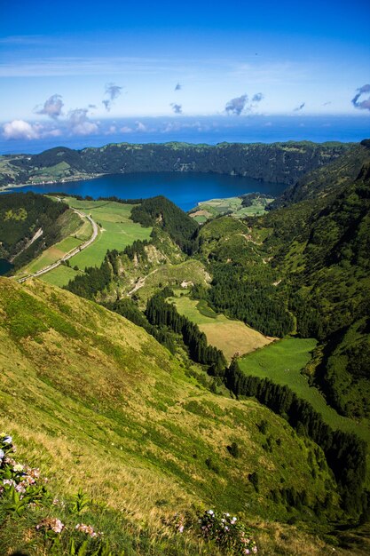 Foto vista panorámica del paisaje contra el cielo azul