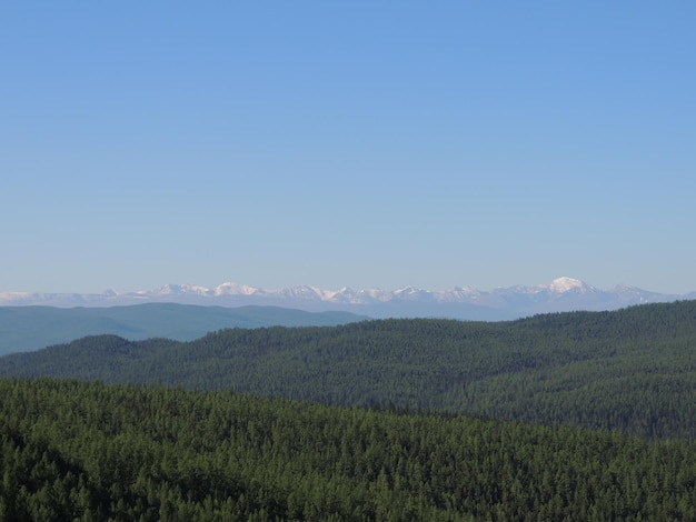 Vista panorámica del paisaje contra el cielo despejado