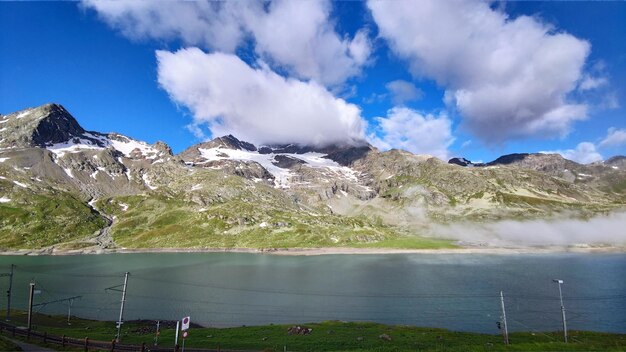 Foto vista panorámica del paisaje contra el cielo en paso bernina