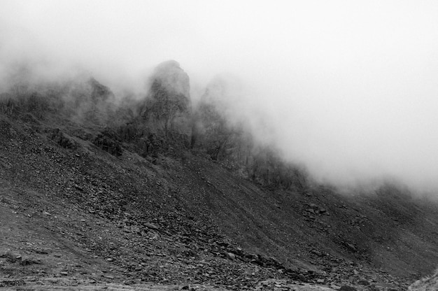 Foto vista panorámica del paisaje contra el cielo durante el tiempo de niebla