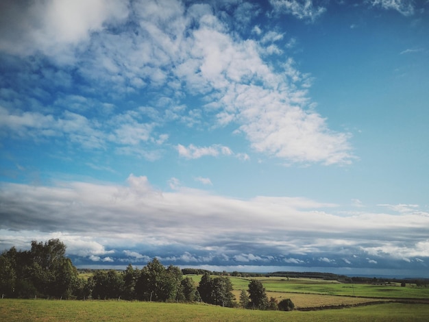 Vista panorámica del paisaje contra el cielo