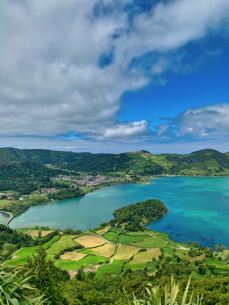 Vista panorámica del paisaje contra el cielo