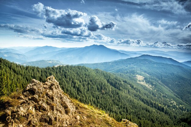 Vista panorámica del paisaje contra el cielo