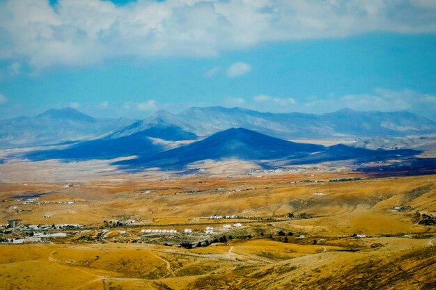 Foto vista panorámica del paisaje y las montañas contra el cielo