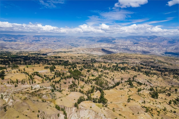 Vista panorámica del paisaje montañoso de Ayacucho