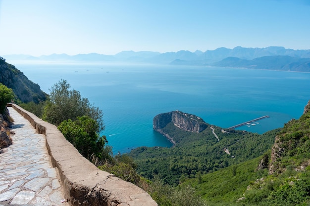 Vista panorámica desde el parque nacional de Yemma Gouraya en Bejaia, Argelia