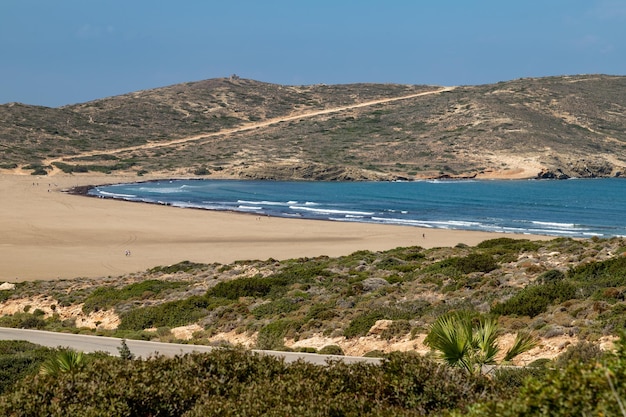 Foto vista panorámica de la península de prasonisi en el lado sur de la isla de rodas, grecia