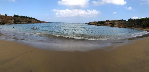 Vista panorámica de la playa contra el cielo