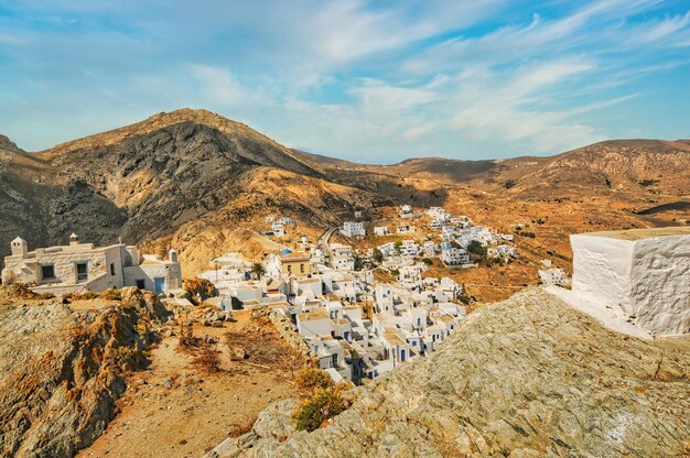 Vista panorámica del pueblo tradicional de Chora en la hermosa isla de Serifos en Cyclades Grecia