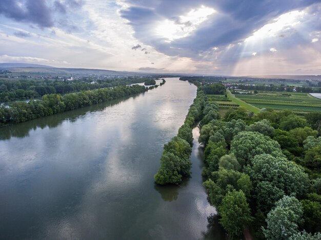 Foto vista panorámica del río contra el cielo