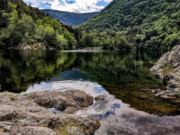 Foto vista panorámica sobre el lago dalfed