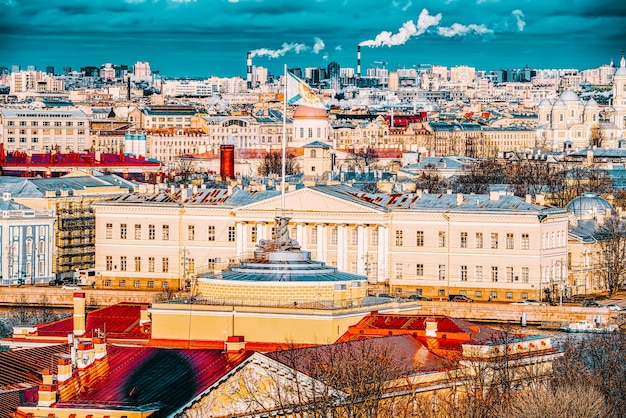 Vista panorámica desde el techo de la Catedral de San Isaac. San Petersburgo. Rusia.