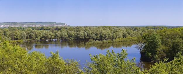 Vista panorámica del valle del río Don.