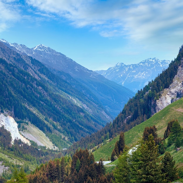 Vista para a montanha de verão de Kaunertaler Gletscherstrasse Kaunertal Áustria Tirol