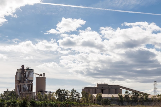 Vista parcial de uma fábrica em Sagunto Valencia Espanha