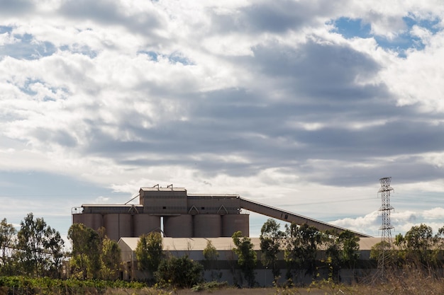 Vista parcial de una fábrica en Sagunto Valencia España