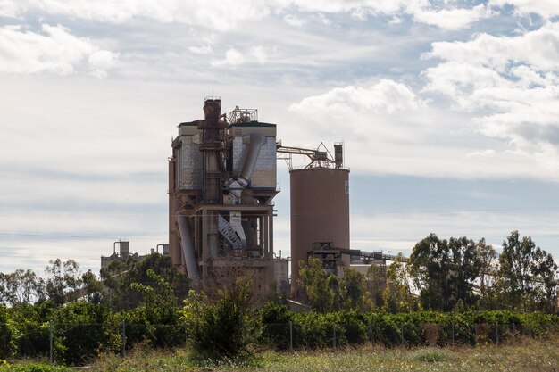 Vista parcial de una fábrica en Sagunto Valencia España